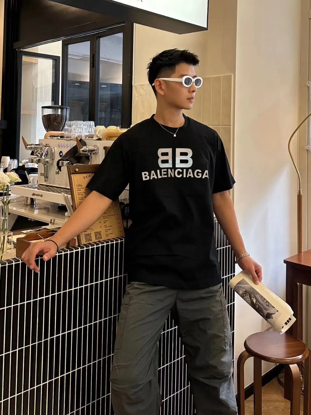 P80✨🔥 BALENCIAGA Paris lettering printed short-sleeved T-shirt, custom-woven and dyed 280g combed cotton heavyweight fabric, zero color difference in thread, perfect details, different from the current version on the market, welcome to compare, Same Style for men and women, must-sell in the picture above Color: White Black Size: 1 2 3 4